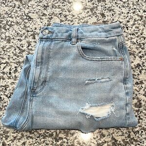 American Eagle Women’s Curvy Mom Jean Distressed Light Wash Stretch Size 16